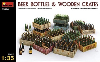 Botellas de cerveza y cajas de madera, escala 14/35.