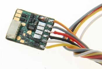 Decoder ID2, microSUSI con cable. Medida: 9.5x7.8x2.4mm