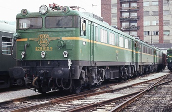 Locomotora eléctrica clase 279 RENFE decoración verde-amarillo época I