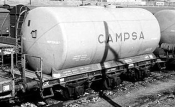 Set de dos vagones cisternas de 3 ejes RENFE CAMPSA, época III.