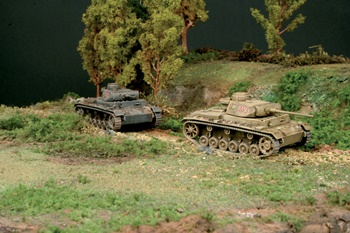 Pz. Kpfw. III Ausf. J, 2 modelos. Kit de plástico escala 1/72.