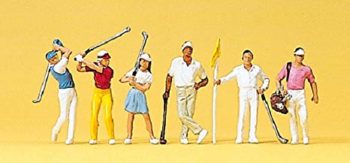 Personajes jugando a golf.