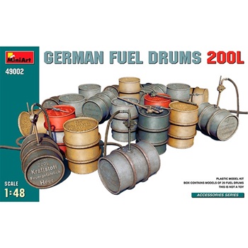 German fuel drums 200L, escala 1/48.