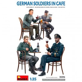 Soldados alemanes tomando café, escala 1/35.