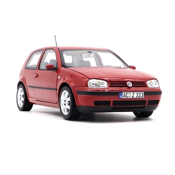 VW Golf 2002 color rojo.