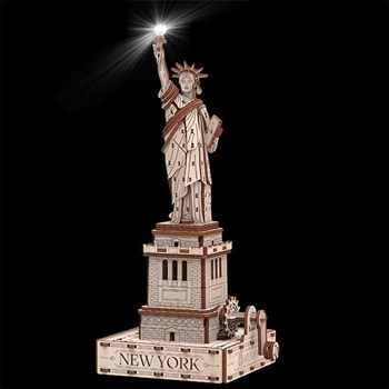 Estatua de la libertad, New York City CON LUZ.