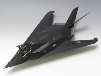 Lockheed F-117A Nighthawk. Kit de plástico escala 1/48.