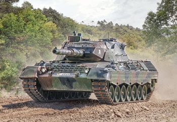 Leopard 1A5, kit de plástico escala 1/35.