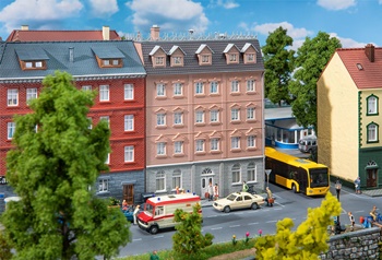 Edificio con despacho.