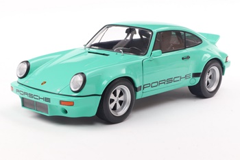 Porsche 911 IROC.
