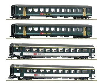 Set de cuatro coches pasajeros.