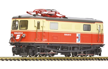 Locomotora eléctrica 1099.001-8 de la OBB, época V.