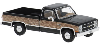 Chevrolet C20 negro.