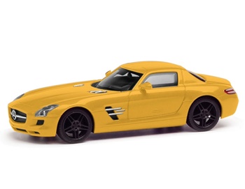 MB SLS AMG color amarillo.