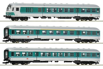 Set de tres coches de transporte locales.