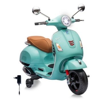 Vespa GTS125 color verde menta.