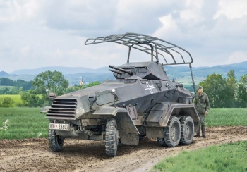 Sd. Kfz. 232 6 Rad. Kit de plástico escala 1/72.