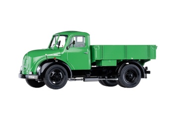 Magirus Mercur 120S color verde.