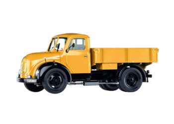 Magirus Mercur 120S color amarillo.