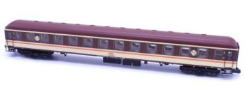 Coche BB-8536 Estrella, línea crema, 2ª Clase época IV.