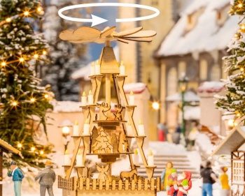 Piramide del mercado de Navidad.