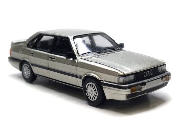 Audi 90 plata.