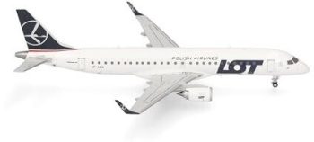 Polish Airlines LOT Embraer E190.