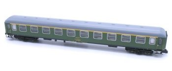 Coche 1a AA-8000 verde UIC, época IV.