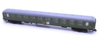 Coche 2º BB-8000 verde UIC, época IV.