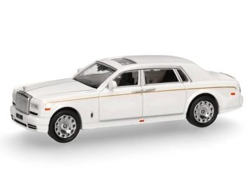 Rolls Royce Phantom color blanco.