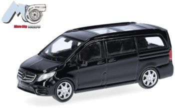 Mercedes benz clase negro.