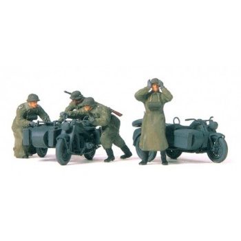 Set de figuras con moto.