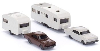 Set de dos coches con remolque.