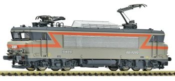Locomotora eléctrica BB 7290 de los ferrocarriles estatales franceses.