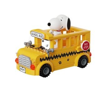SNOOPY: Bus escolar.