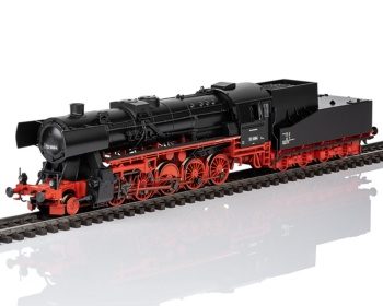 Locomotora de vapor clase 52 DB, época III.