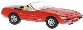 Ferrari 365 GTS/4 Daytona Spider color rojo.