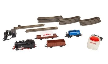 Set Iniiación locomotora e vapor con vagons y circuito de vías.