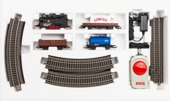 Set Iniiación locomotora e vapor con vagons y circuito de vías.