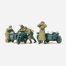 Personajes militare con Zundapp KS 750, escala 1/72.