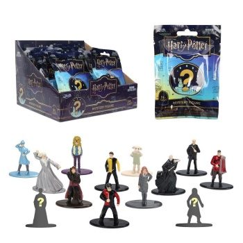 Sobre sorpresa nano figura Harry Potter.